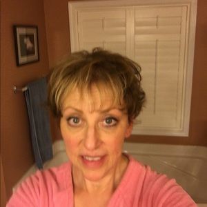 Meet your Posher, Debra